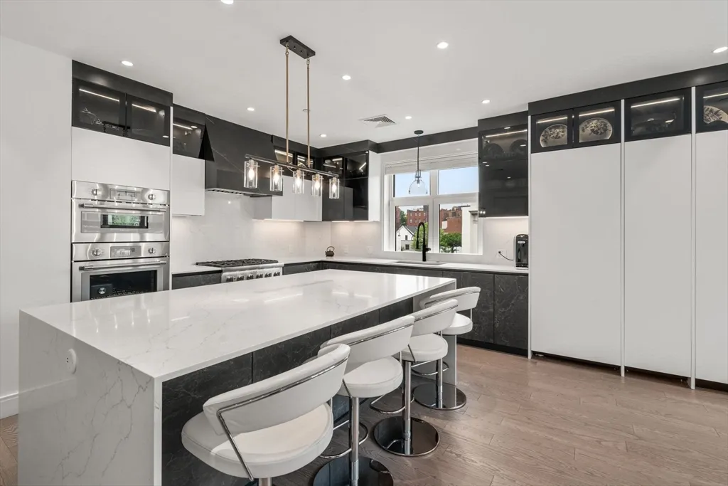 69 Walnut, Boylston Street