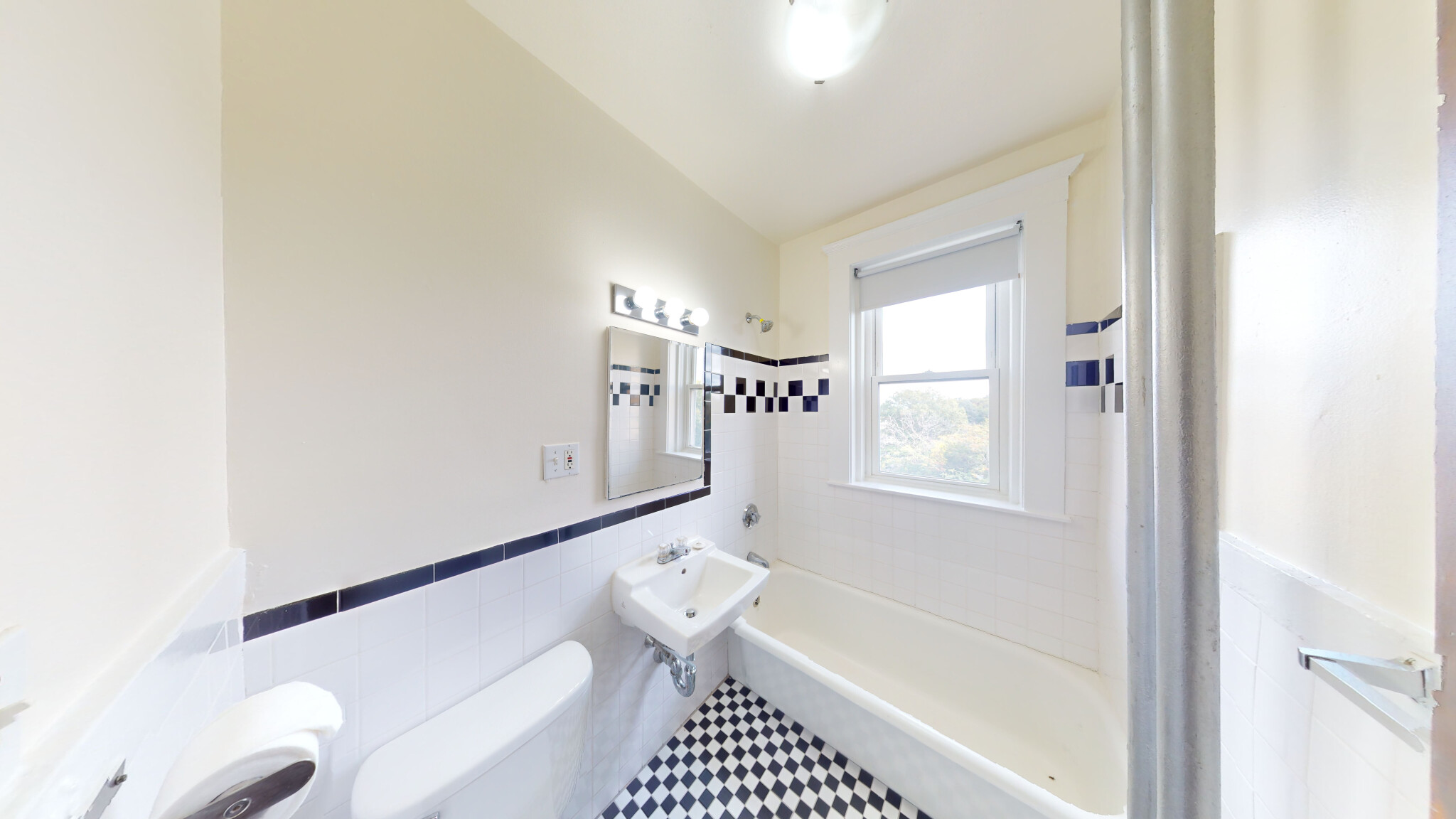 1940 Commonwealth Ave, Brighton