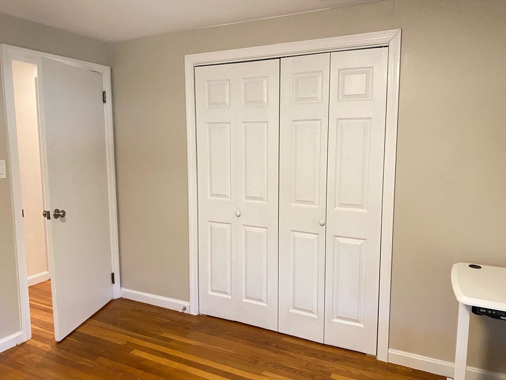 15 Winchester Dr, Lexington