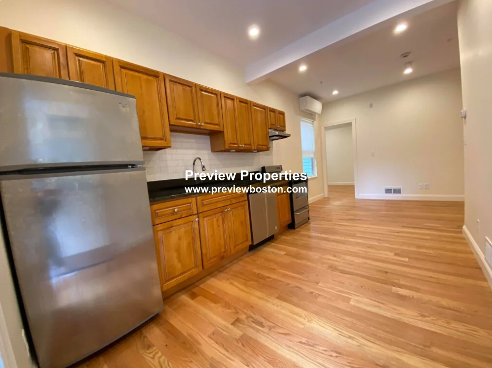 379 Harvard St, Mid Cambridge