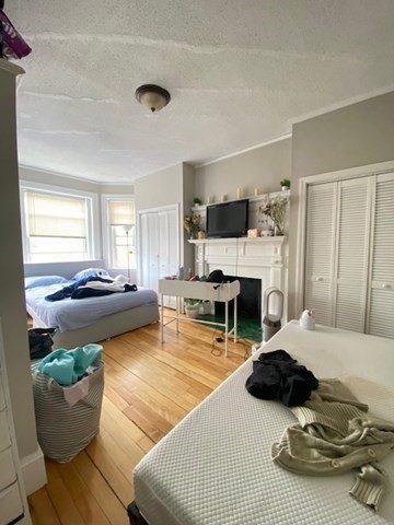 10 Glenville Ave, Allston