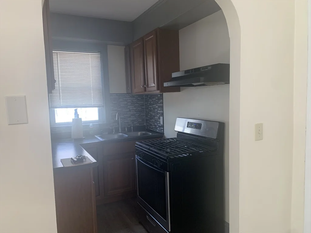 549 Fourth St, Fall River