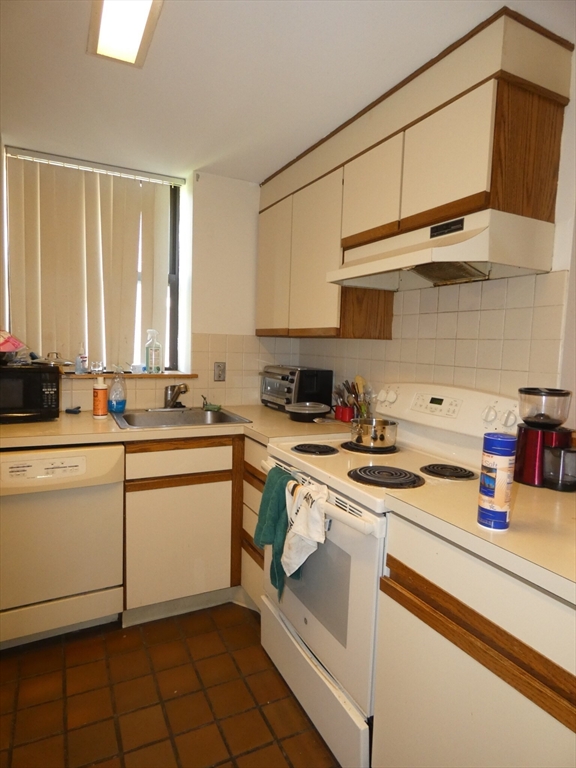 84 Gainsborough St, Fenway