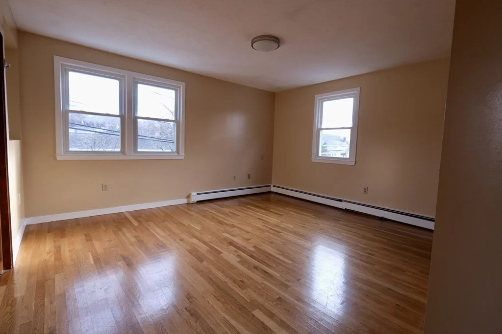 26 Cleveland St, Dedham