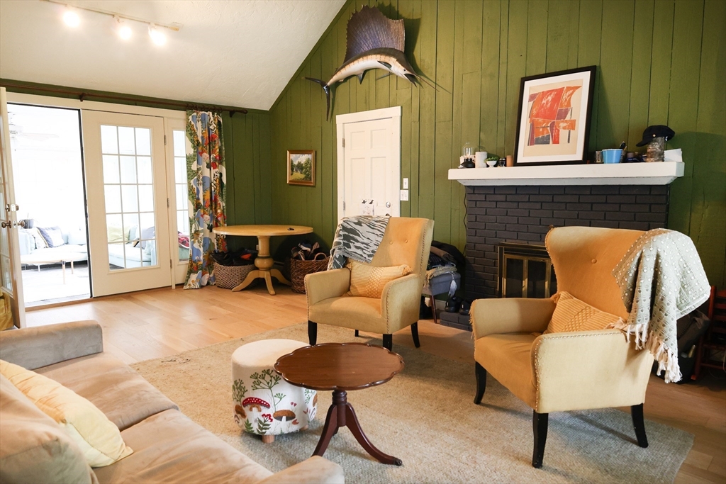 466 Longley Rd, Groton