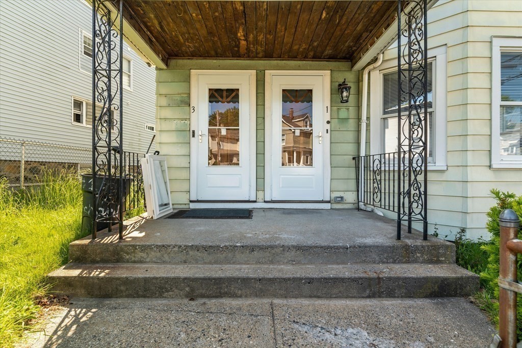 3 Orchard St, Revere