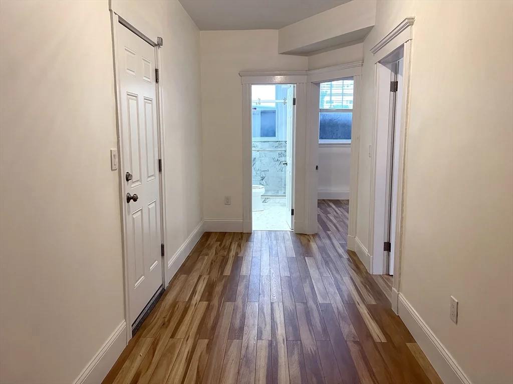15 Thatcher St, Coolidge Corner