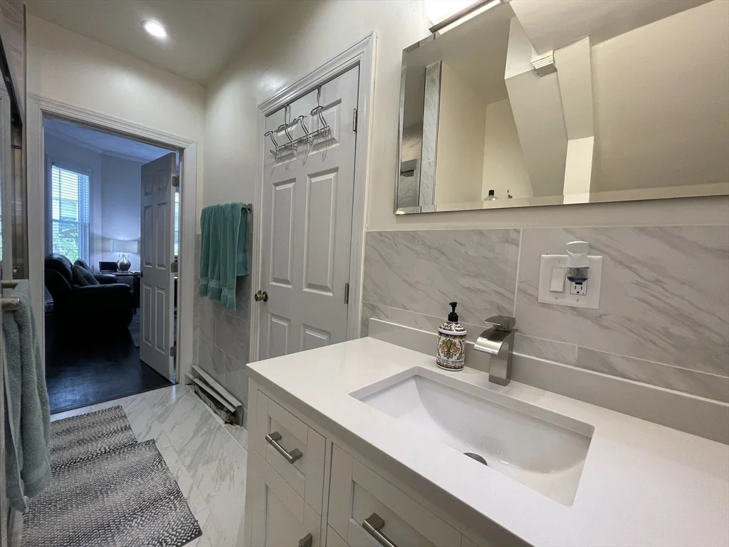 11 Bowdoin Ave, Dorchester