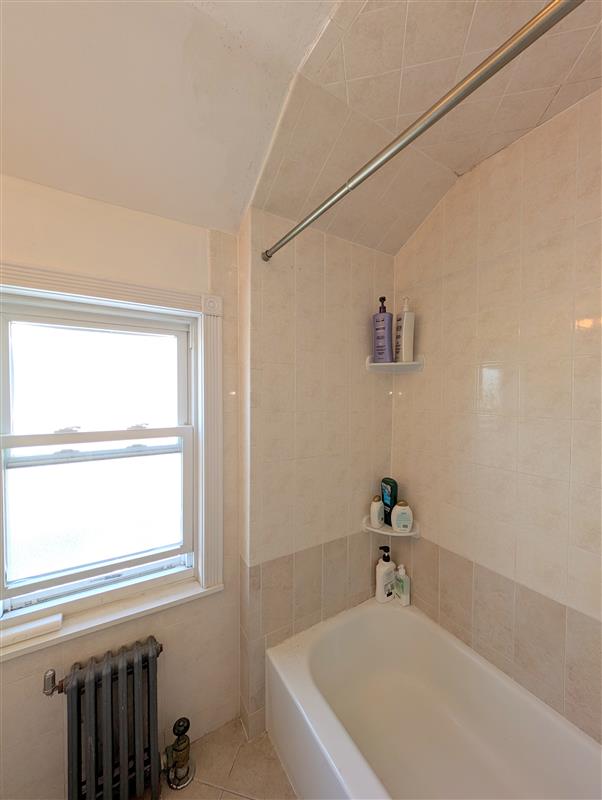 15 Paulina St, Tufts