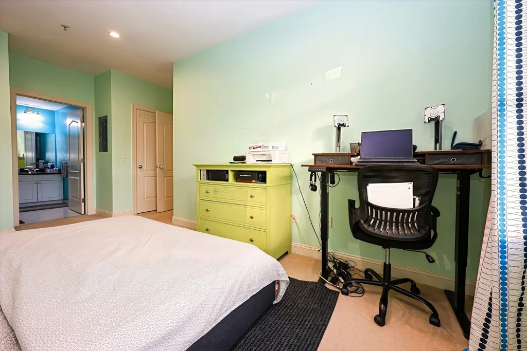 614 Pond St, Braintree