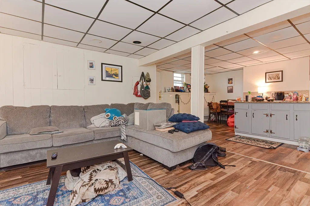 1524 Commonwealth Ave, Brighton