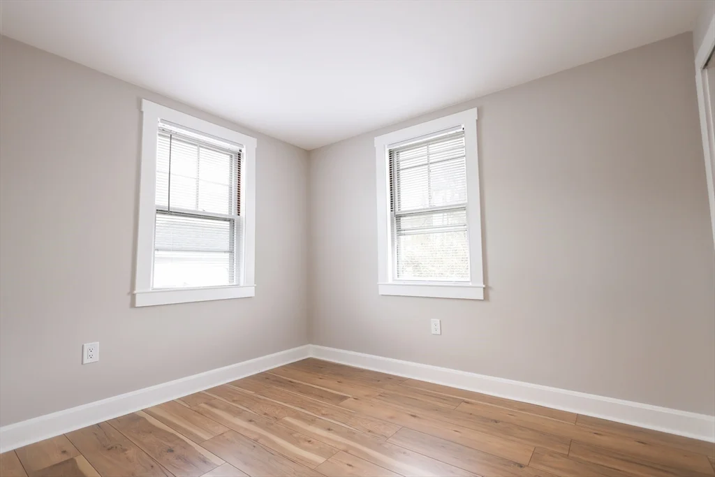31 Graham St, Quincy