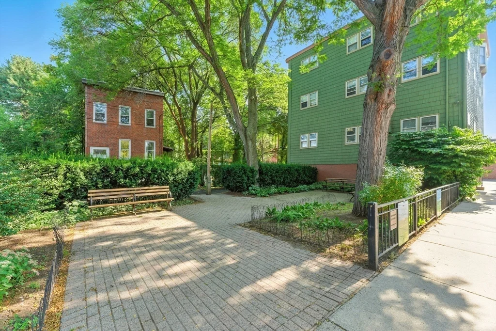 19 Medford St, Chelsea