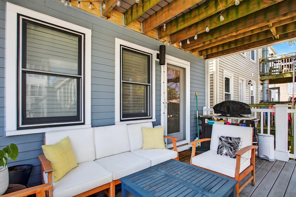 7 Bell Ct, South Boston