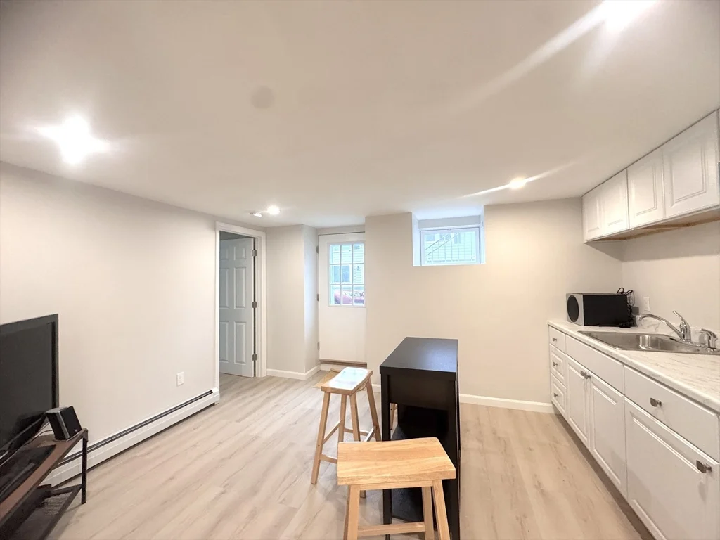 39 Cottage St, Stoneham