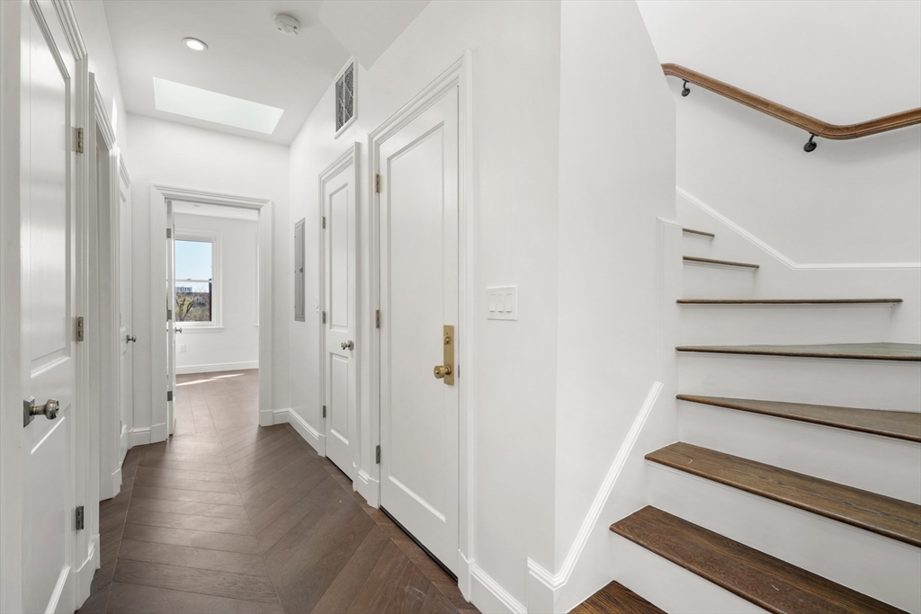 112 Myrtle, Beacon Hill