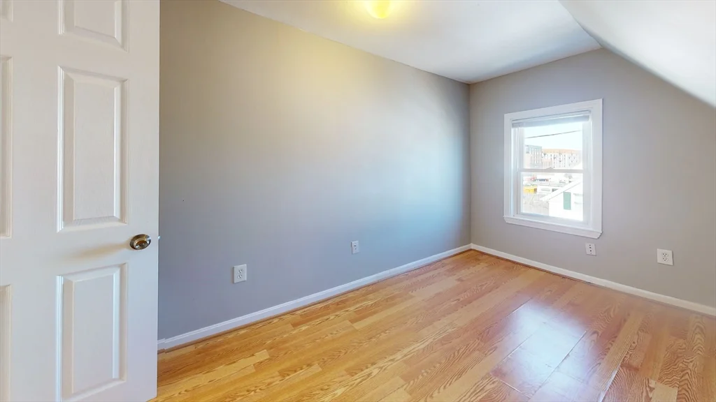 50 Plymouth St, Everett