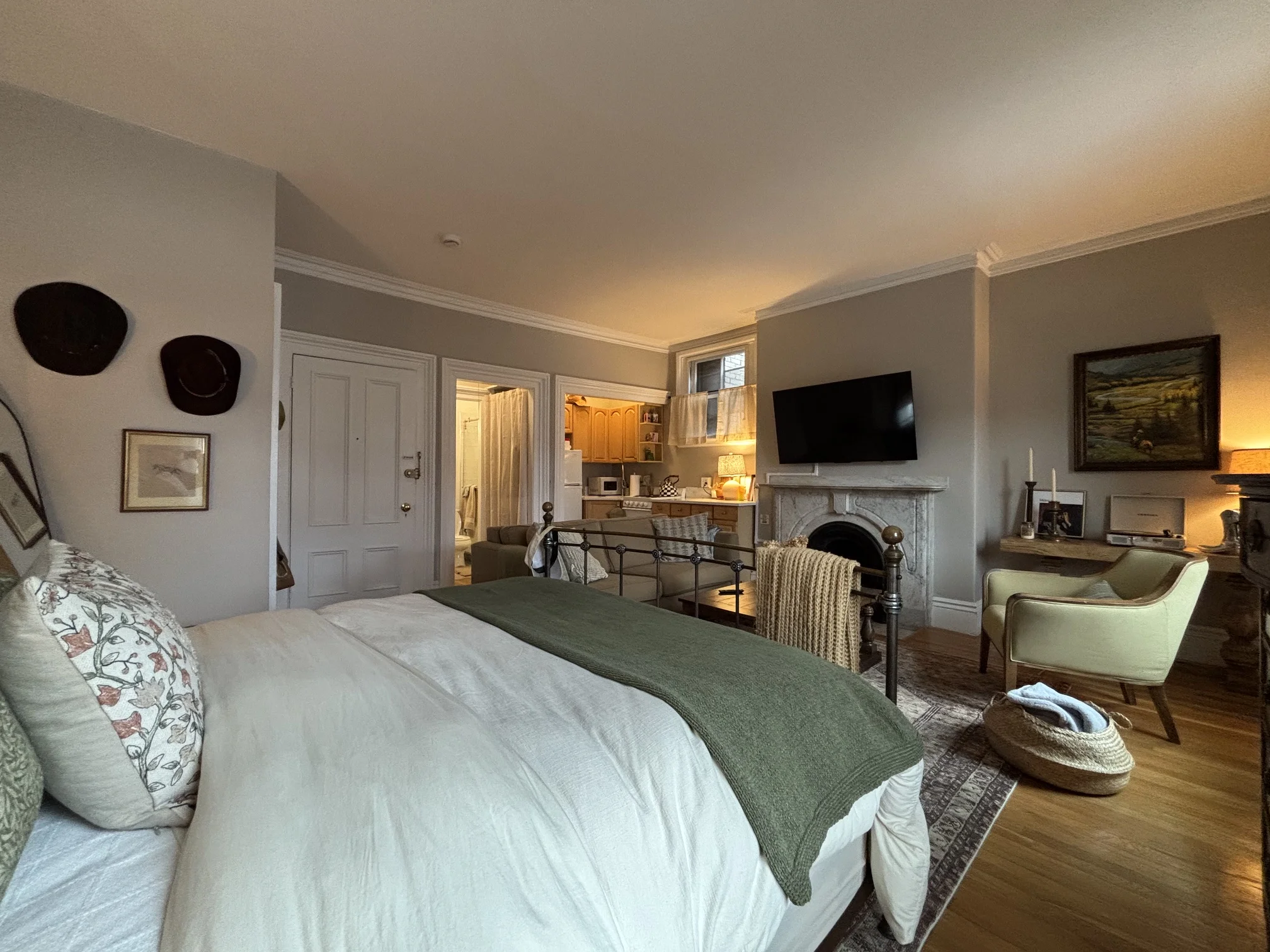 82 Charles St, Beacon Hill