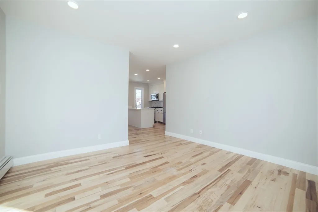 10 Duffley Ct, Chestnut Hill