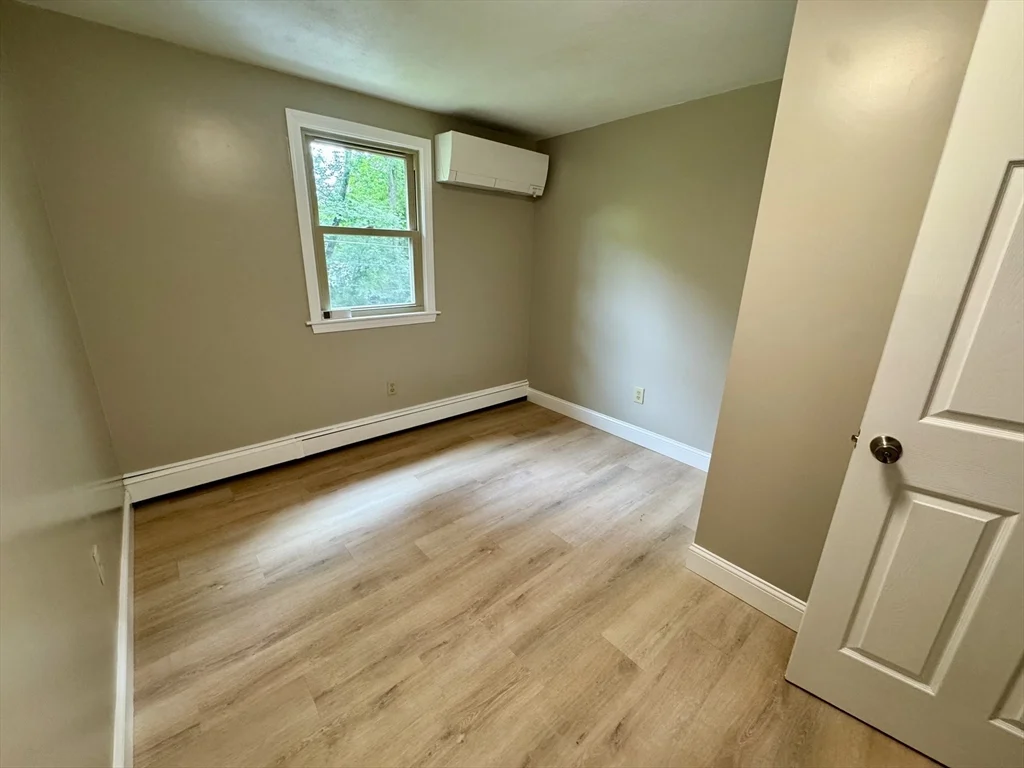 4 Link St, Foxboro