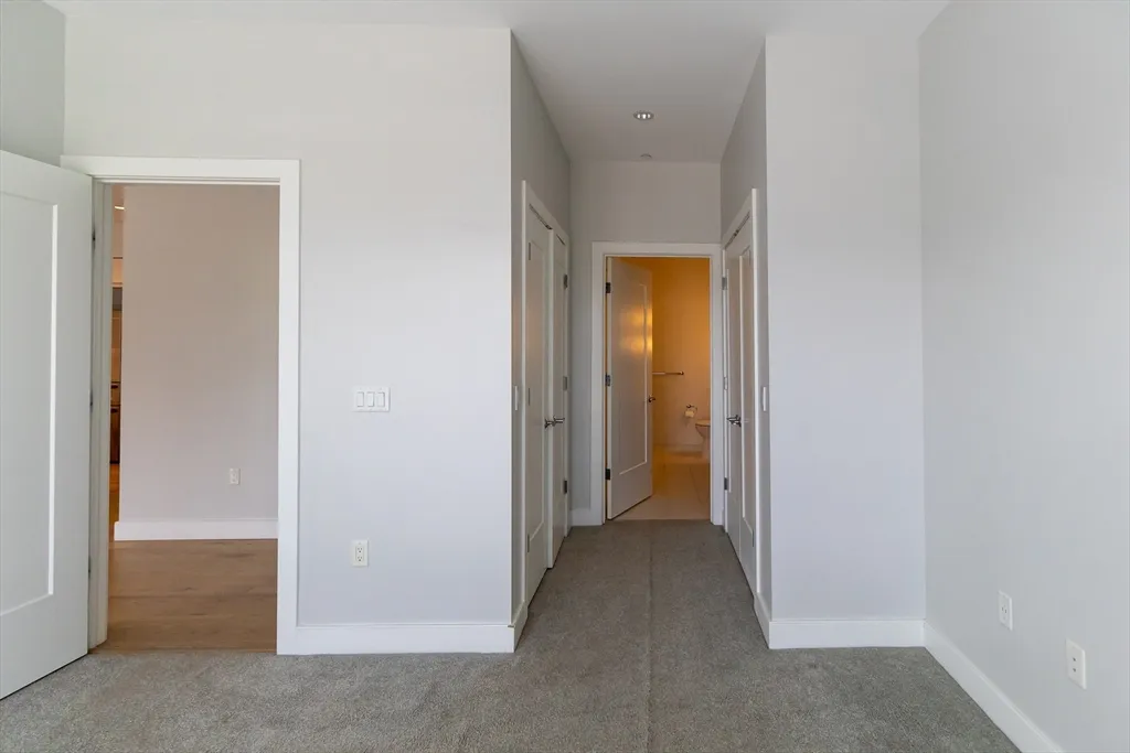 10 Shipyard Dr, Hingham