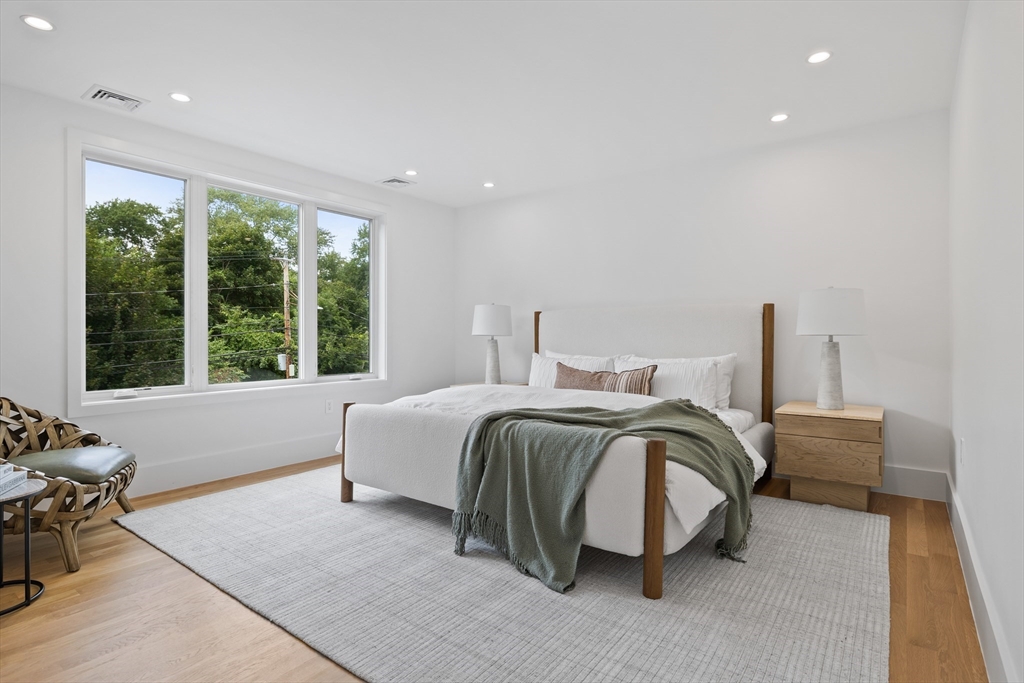 264 Lagrange St, Chestnut Hill