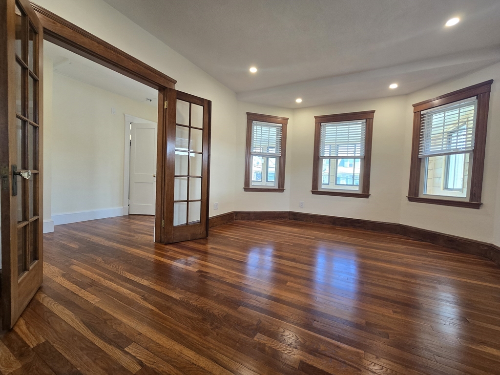 104 Parsons St, Oak Square