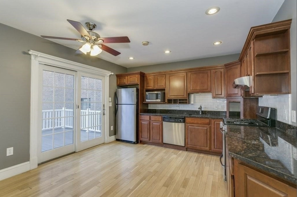 454 W 4th St, South Boston