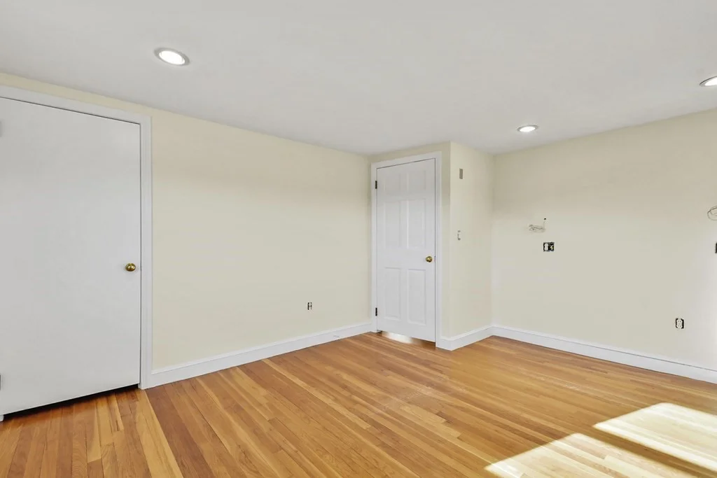 72 Cambridge Rd, Woburn
