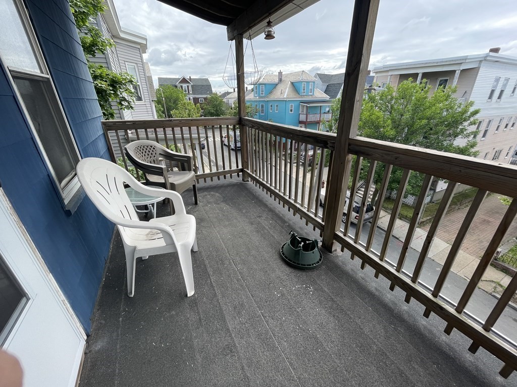 9 Maine Ave, East Somerville