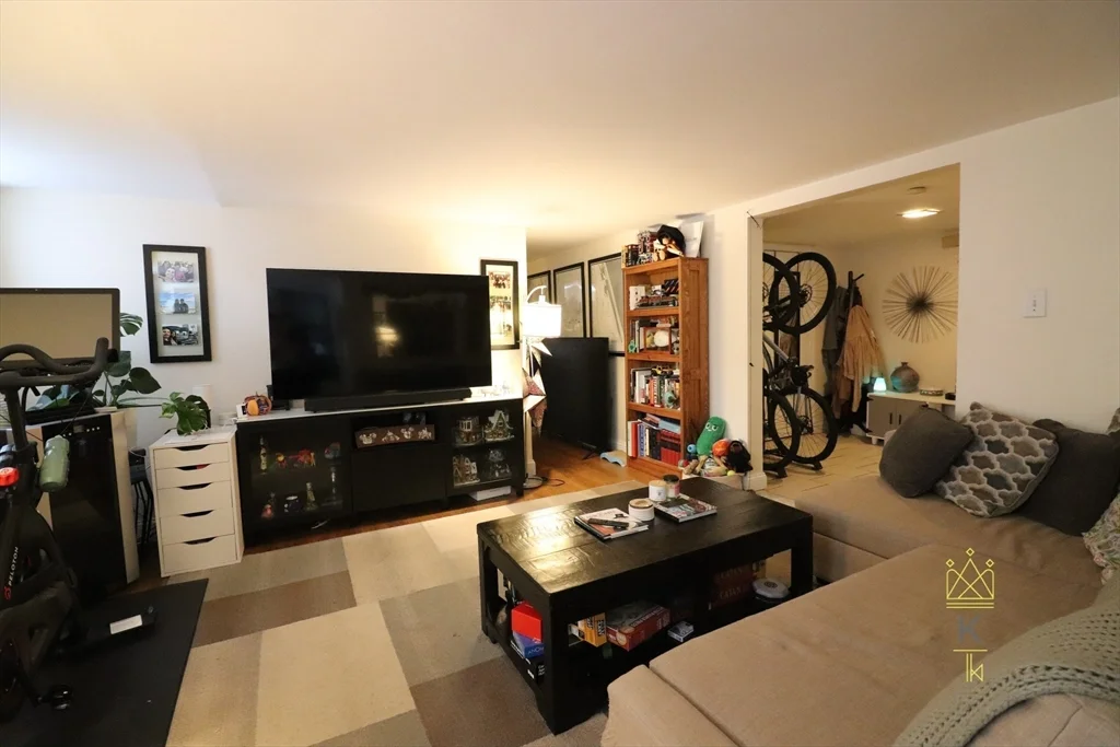 118 Babcock St, Coolidge Corner
