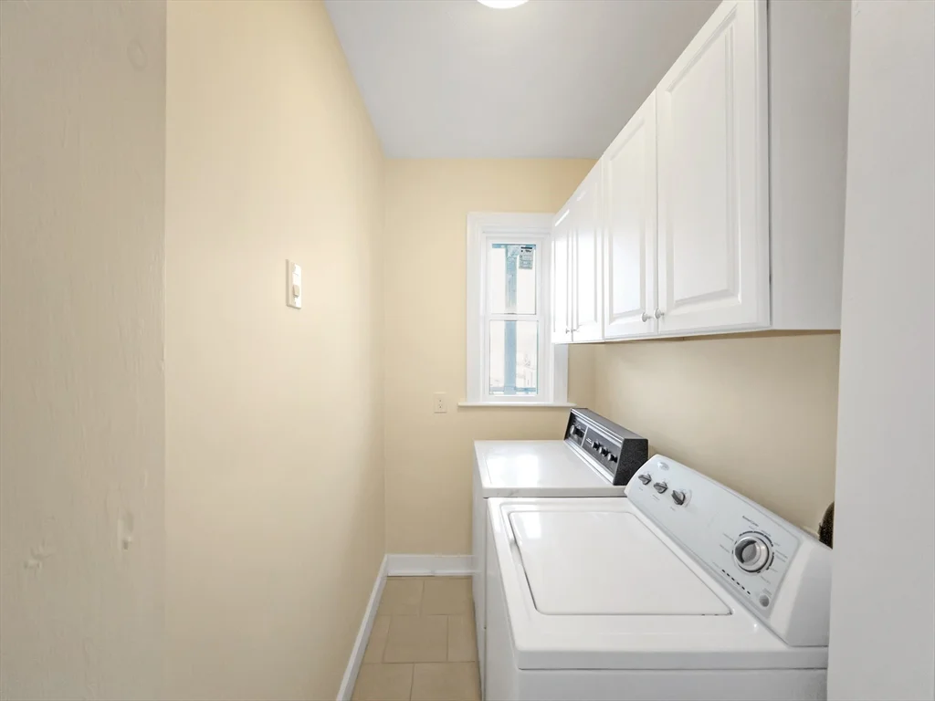 24 Montvale St, Roslindale