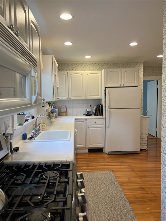 52 Mount Vernon St, Arlington Heights