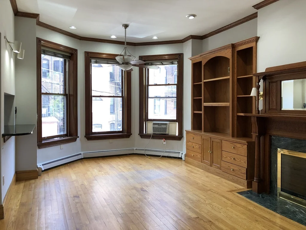 393 Marlborough St, Back Bay