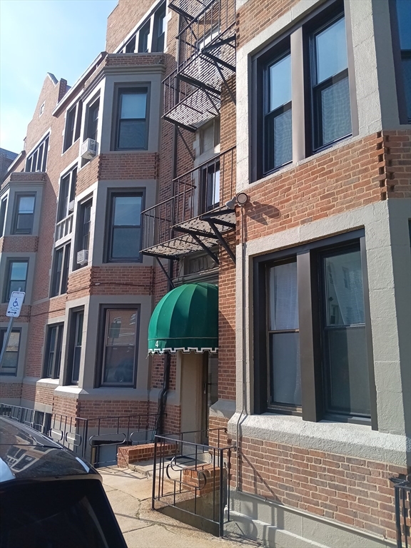 4 Commonwealth Ct, Brighton