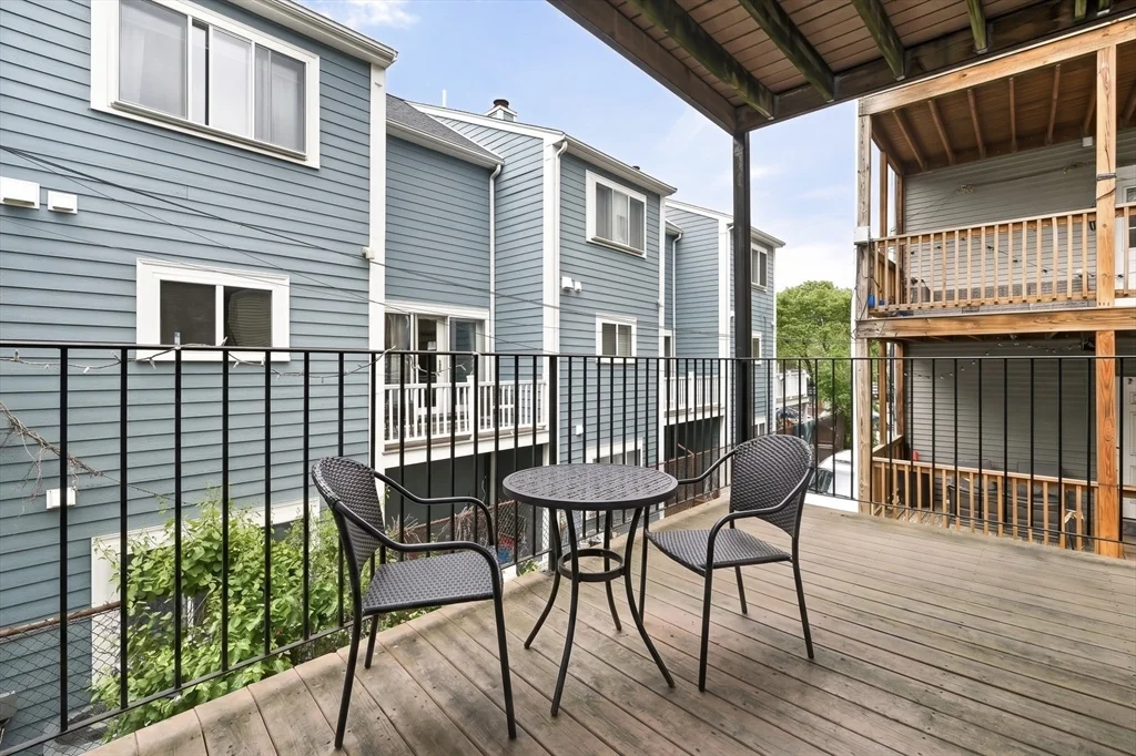 180 Gold St, South Boston