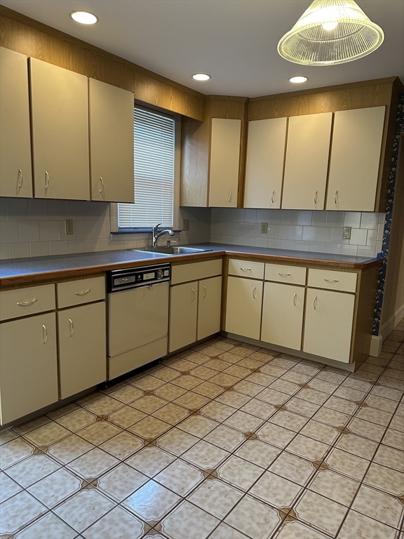 16 Church St, Maplewood