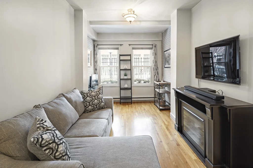 41 Warren Ave, South End