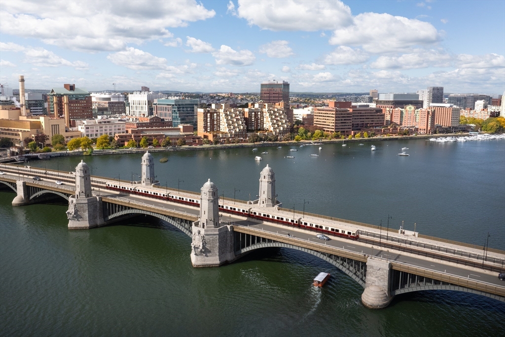 75-83 Cambridge Pkwa, East Cambridge