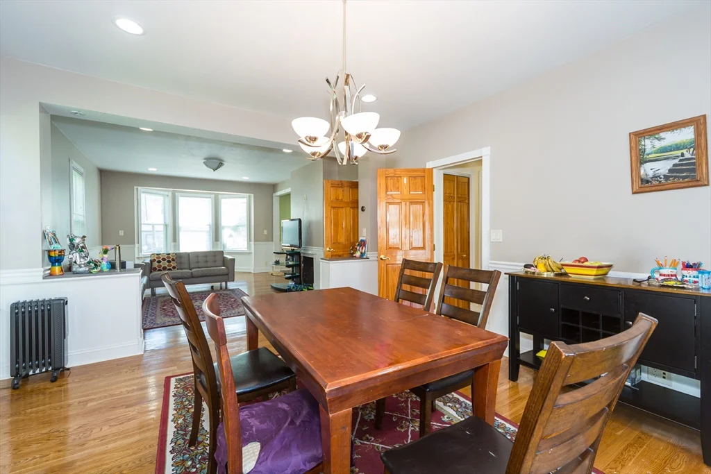 26 Pine St, Natick
