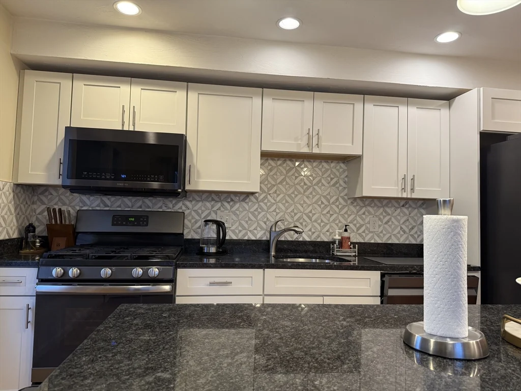 32 John Hancock Dr, Ashland