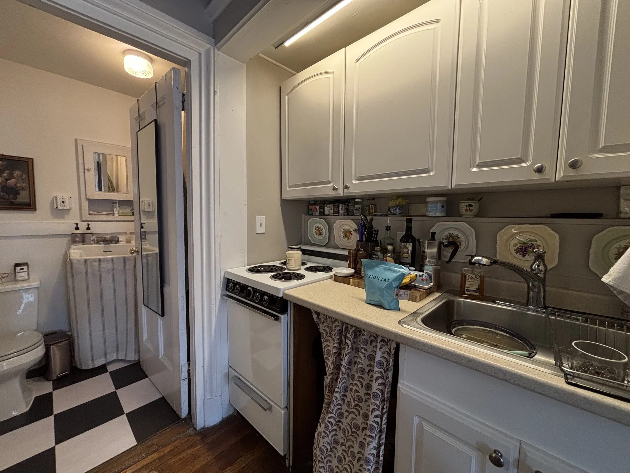 98 Charles St, Beacon Hill