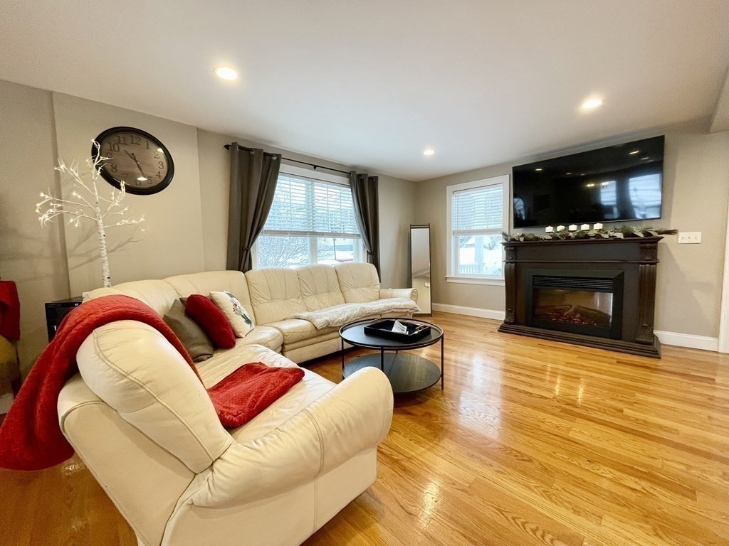 148 Pearl Ave, Revere