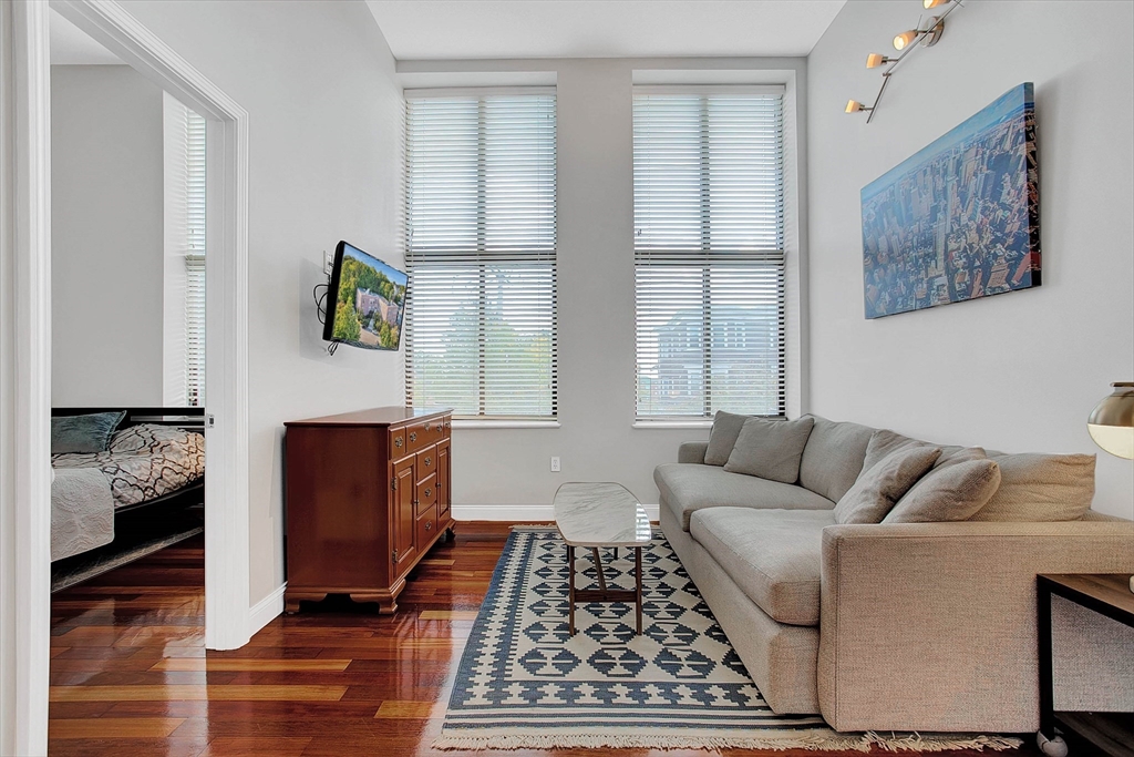 841 Parker St, Mission Hill