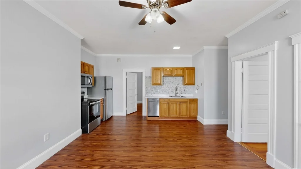 10 Porter, Salem