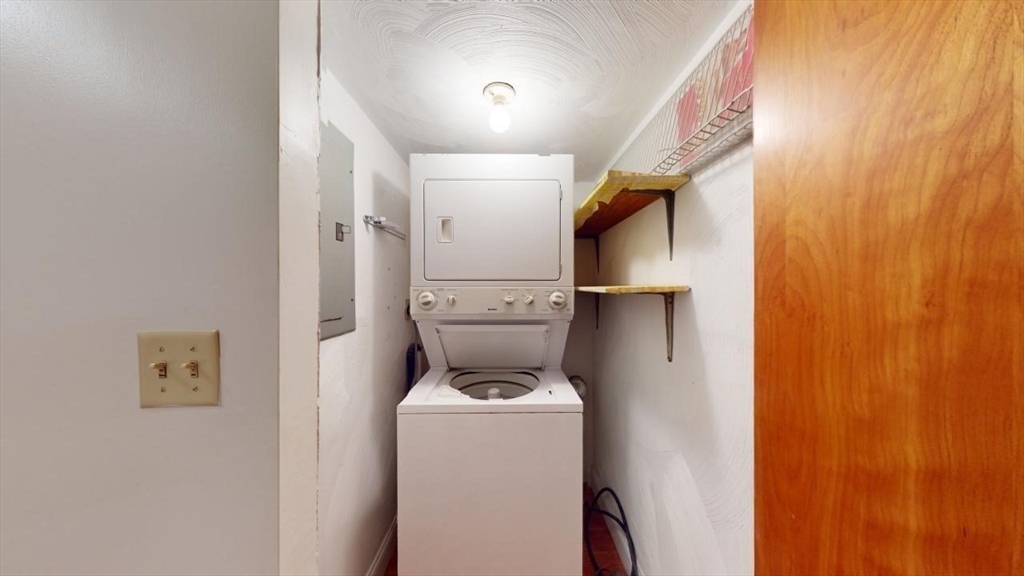 390 Broadway, Winter Hill