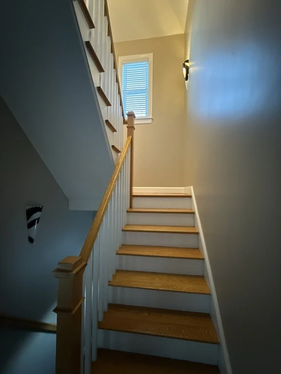 285 Crescent Ave, Beachmont