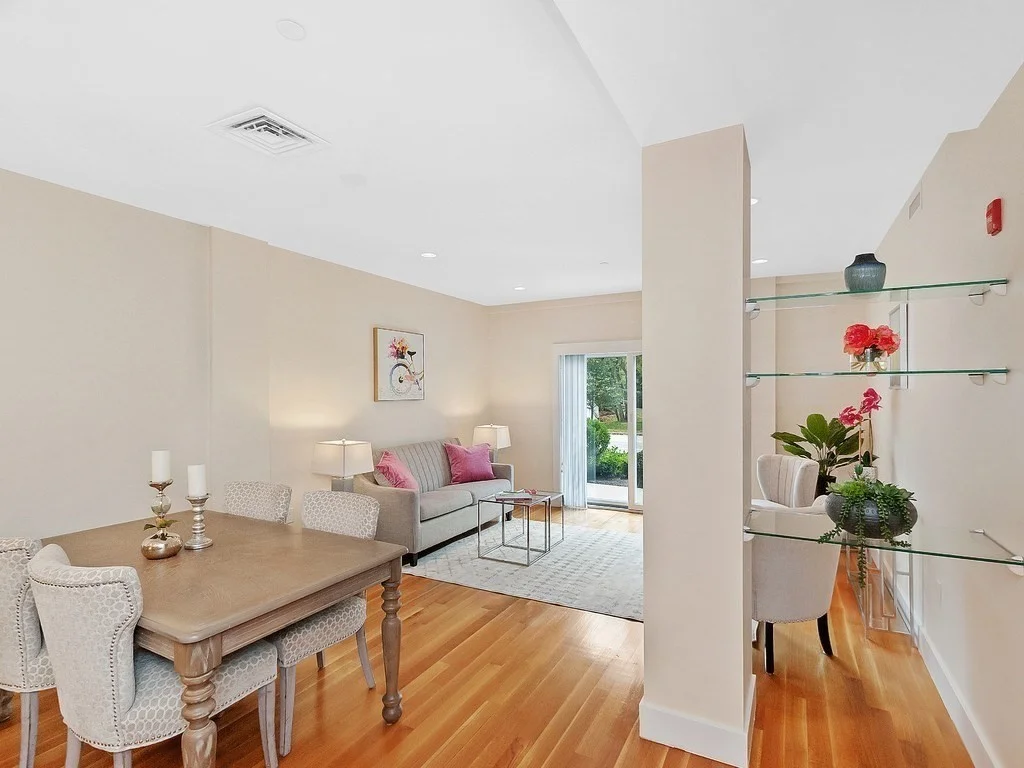 321 Hammond Pond Pkwy, Chestnut Hill
