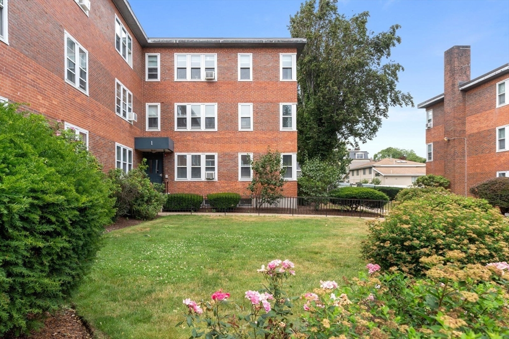 1 Twomey Ct, South Boston