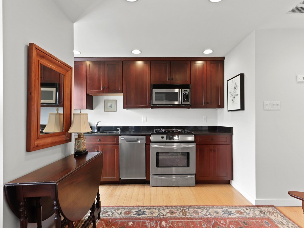 110 Charles St, Beacon Hill